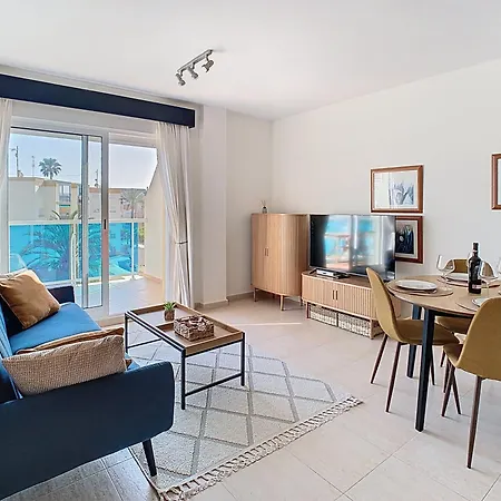Appartement Two-bedroom Penthouse Next To The Sea
