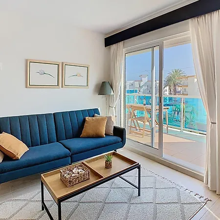 Two-bedroom Penthouse Next To The Sea Appartement *